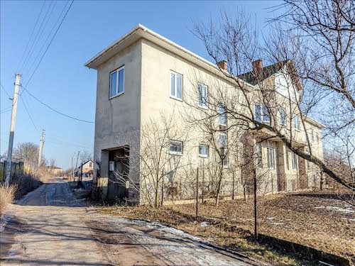комерційна за адресою Вишневий, 1
