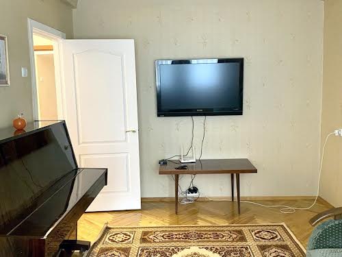 квартира за адресою Академіка Богомольця вул., 8-А