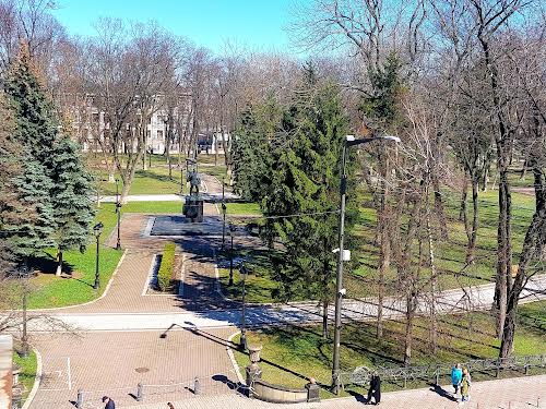 коммерческая по адресу Михаила Грушевского ул., 28/2