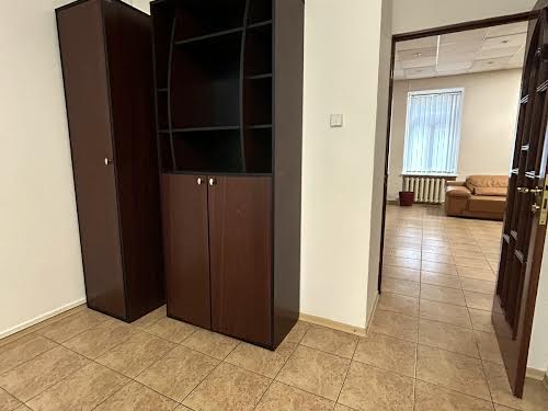 комерційна за адресою Антоновича вул. (Горького), 4/6