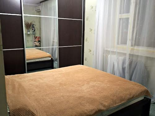 квартира за адресою Анни Ахматової вул., 3