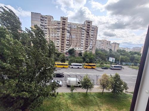 квартира за адресою Академіка Єфремова вул. (Командарма Уборевича), 8-А