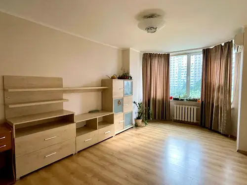 квартира за адресою Анни Ахматової вул., 35