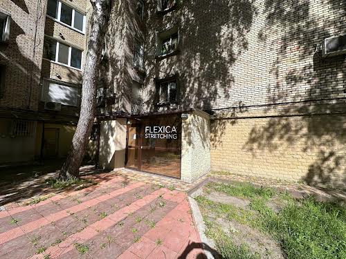 комерційна за адресою Саксаганського, 45