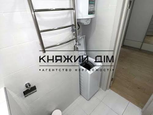 квартира по адресу Ревуцкого ул., 40-В