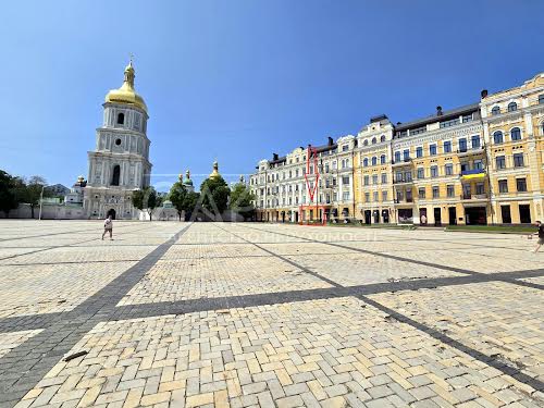 комерційна за адресою Володимирська вул., 22