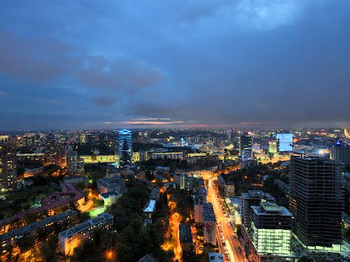 комерційна за адресою Кловський узвіз (Кловський), 7