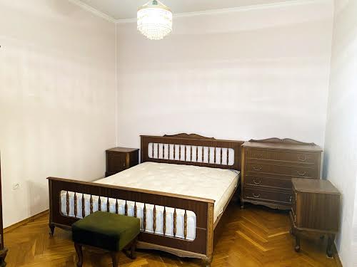 квартира за адресою Старонаводницька вул., 6