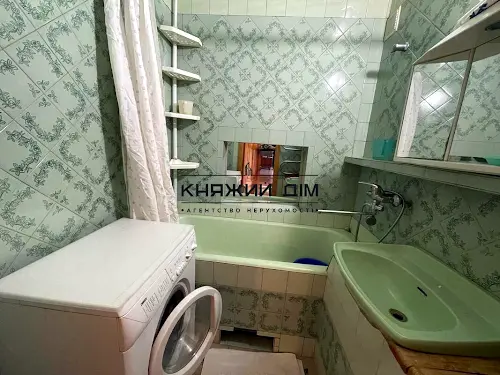 квартира за адресою Ревуцького вул., 18-А