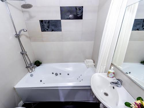 квартира за адресою Шота Руставелі вул., 44