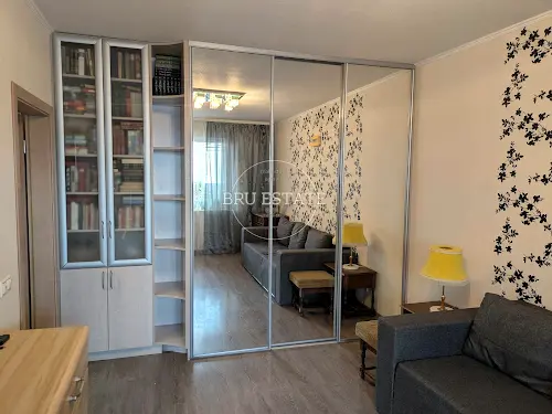 квартира за адресою Драгоманова вул., 1-Б