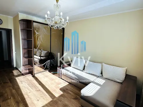 квартира за адресою Сім'ї Кульженків вул. (Петра Дегтяренка), 35