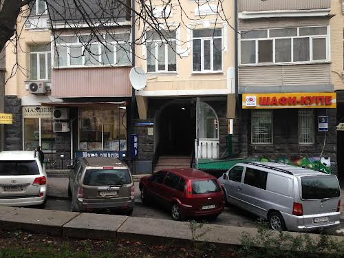 комерційна за адресою Антоновича вул. (Горького), 3