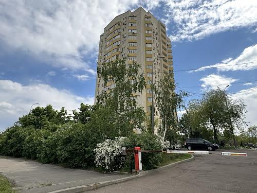 комерційна за адресою Всеволода Нестайка вул. (Олександра Мильчакова), 8