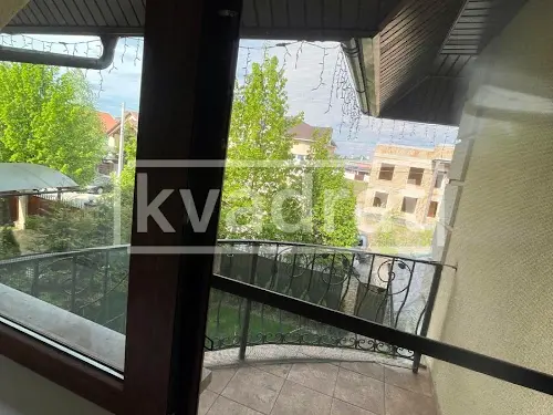 будинок за адресою смт. Козин, Лугова вул., 38