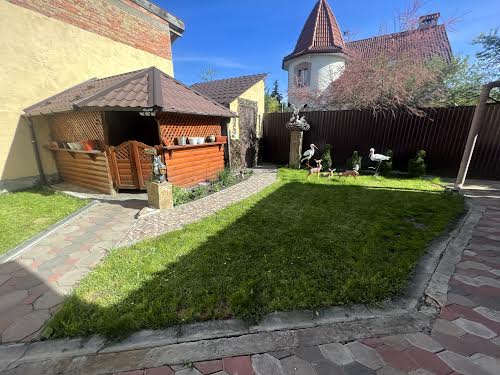 будинок за адресою Космонавтів, 21