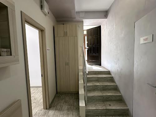 комерційна за адресою Саксаганського, 45