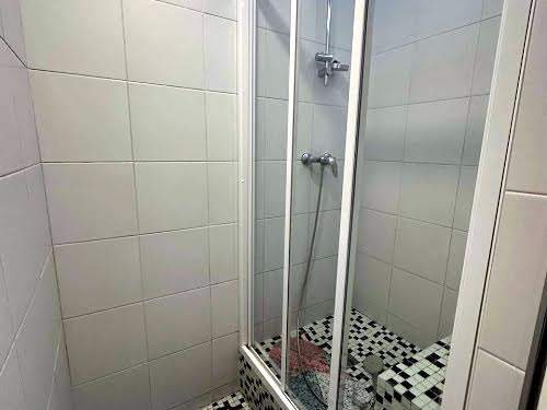 комерційна за адресою Саксаганського, 45