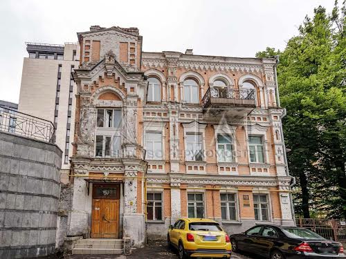 комерційна за адресою Лютеранська вул., 12