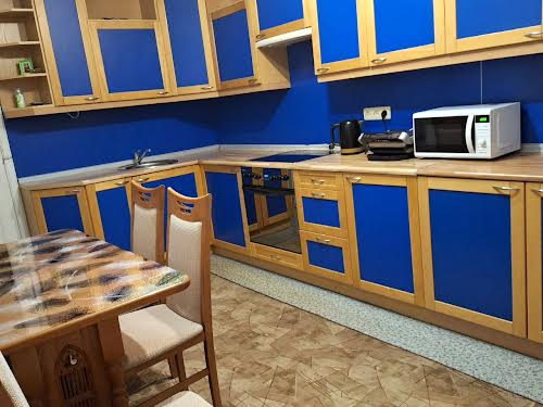 квартира за адресою Анни Ахматової вул., 3