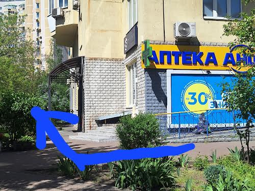 комерційна за адресою Анни Ахматової вул., 50