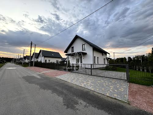 будинок за адресою с. Гнідин, Паркова