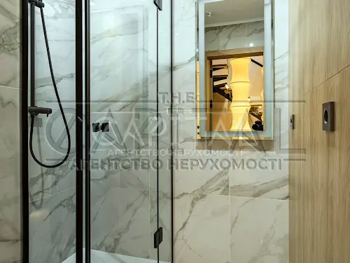 коммерческая по адресу Антоновича, 74
