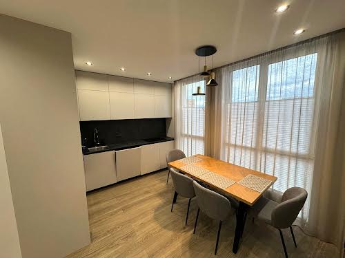 квартира за адресою Салютна вул., 2к8