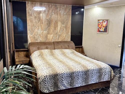 квартира за адресою Івана Миколайчука вул. (Серафимовича), 3