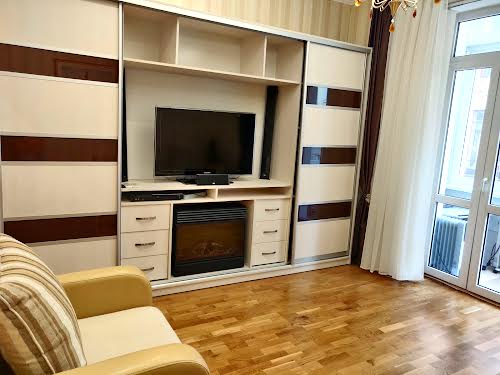 квартира за адресою Панаса Мирного вул., 3