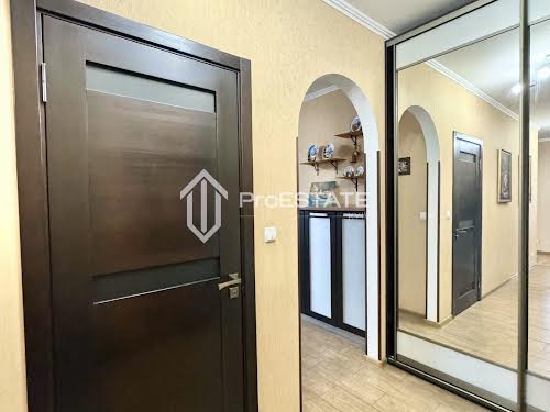 квартира за адресою Бориспільська вул., 4