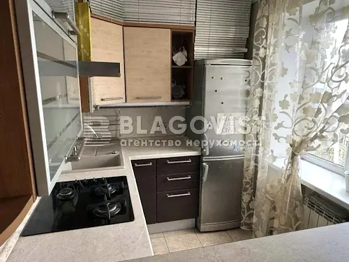 квартира за адресою Набережно-Хрещатицька вул., 35