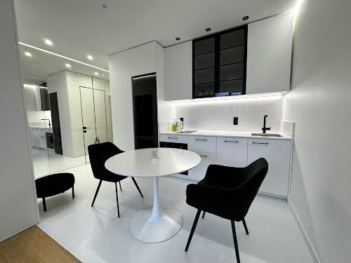 квартира за адресою Салютна вул., 2к9