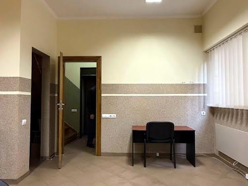 комерційна за адресою Гетьмана Петра Дорошенка вул. (), 73