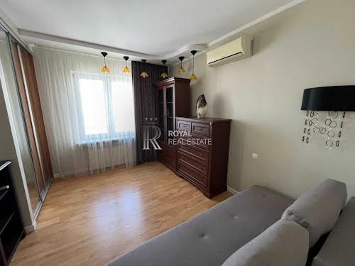 квартира по адресу Драгоманова ул., 1
