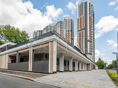 комерційна за адресою Васильківська вул., 37