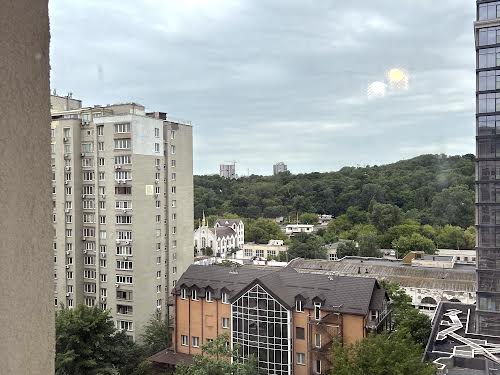 квартира за адресою Антоновича, 122
