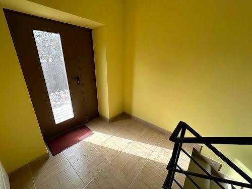 комерційна за адресою Профспілкова вул., 5а