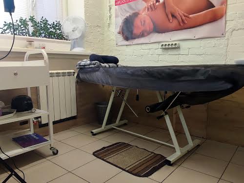 комерційна за адресою Олени Теліги вул., 23А