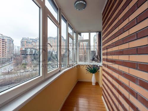 квартира за адресою Старонаводницька вул., 6б