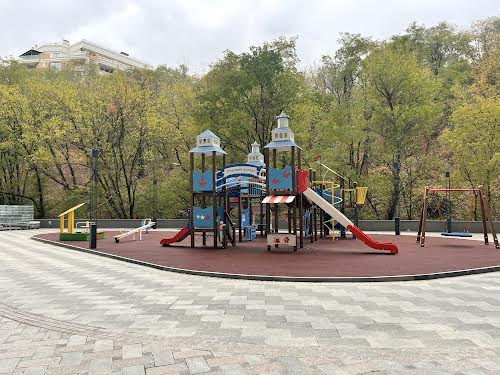 коммерческая по адресу Глубочицкая ул., 73-77