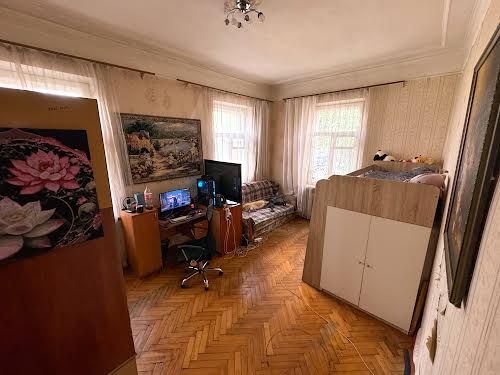 коммерческая по адресу Саксаганского ул., 63/28
