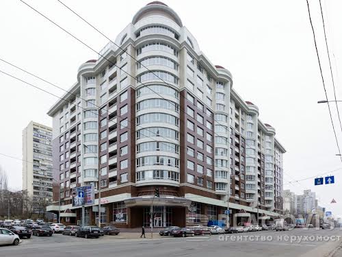 коммерческая по адресу Антоновича, 131