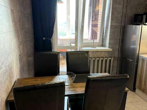 квартира за адресою Ревуцького вул., 5
