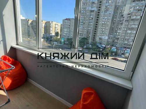 квартира по адресу Ревуцкого ул., 40-В