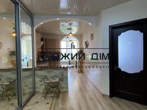 квартира за адресою Миру вул., 11-А