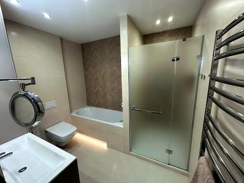 квартира за адресою Салютна вул., 2к8