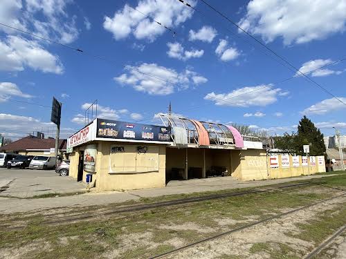 комерційна за адресою Максима Рильського вул., 30