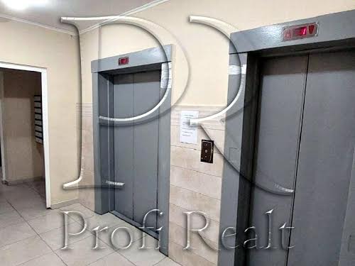 квартира за адресою Анни Ахматової вул., 43