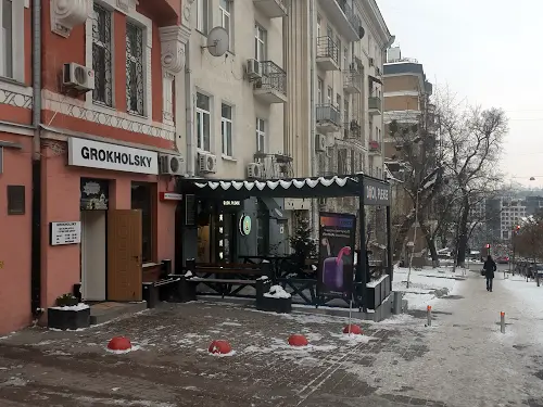 комерційна за адресою Володимирська вул., 81а